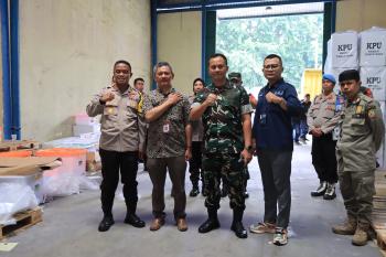 Dandim 0507/Bekasi dan Kapolres Metro Bekasi Kota Tinjau Gudang Logistik Pemilu 2024